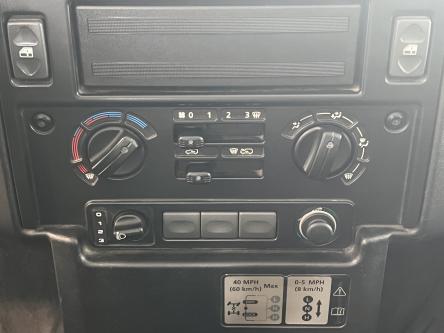 LAND ROVER Defender 90 2.2 TD4 Euro5 soft top Euro5 soft top