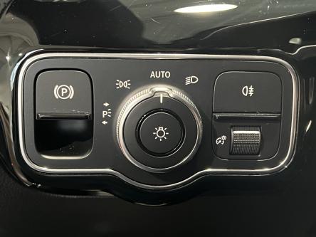 MERCEDES-BENZ CLA 180 AMG Panorma, Night Pack, Led, Pdc