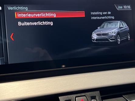 BMW X1 sDrive20i M-Pack Panorama, Head-Up Display, Trekhaak, Led