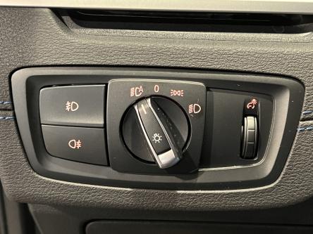BMW X1 sDrive20i M-Pack Panorama, Head-Up Display, Trekhaak, Led