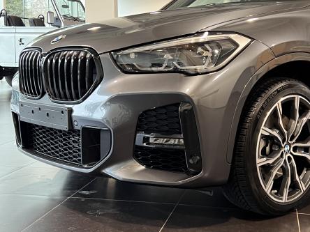 BMW X1 sDrive20i M-Pack Panorama, Head-Up Display, Trekhaak, Led