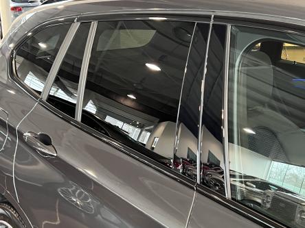 BMW X1 sDrive20i M-Pack Panorama, Head-Up Display, Trekhaak, Led