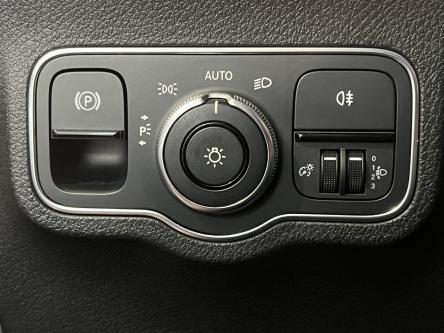 MERCEDES-BENZ GLB 180 AMG Mbux, Led, DAB, Apple Carplay