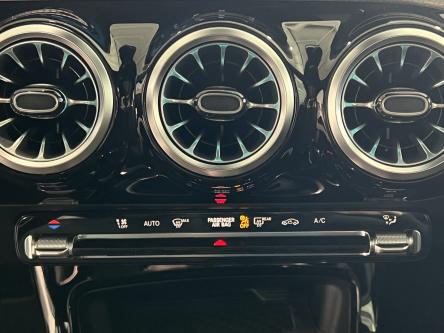 MERCEDES-BENZ A 180 Progressive Night Pack, Panorama, Sfeerverlichting, DAB