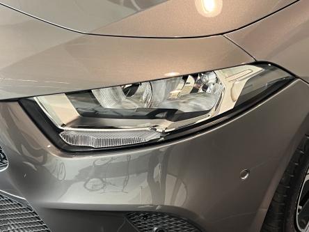MERCEDES-BENZ A 180 Progressive Night Pack, Panorama, Sfeerverlichting, DAB