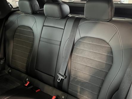 MERCEDES-BENZ GLC 200 4M Amg Panorama, Trekhaak, Widescreen, Led, DAB