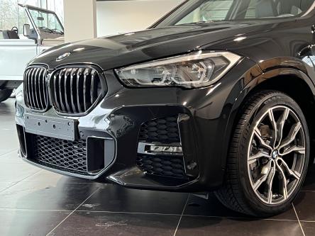 BMW X1 sDrive18i M-Pack Panorama, Head-Up Display, Trekhaak, Led