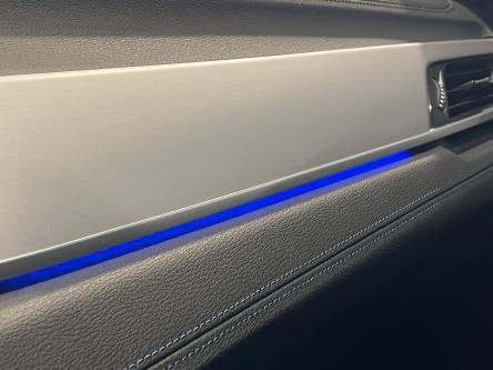 BMW X1 sDrive18i M-Pack Panorama, Head-Up Display, Trekhaak, Led
