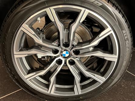 BMW X1 sDrive18i M-Pack Panorama, Head-Up Display, Trekhaak, Led