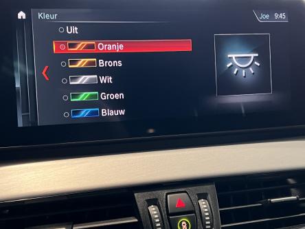 BMW X1 sDrive18i M-Pack Panorama, Head-Up Display, Trekhaak, Led