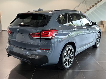 BMW X1 sDrive18i M-Pack Panorama, Head-Up Display, Trekhaak, Led