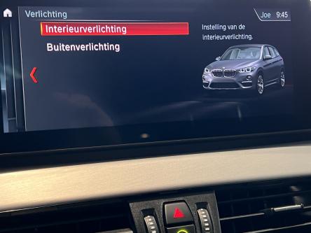 BMW X1 sDrive18i M-Pack Panorama, Head-Up Display, Trekhaak, Led