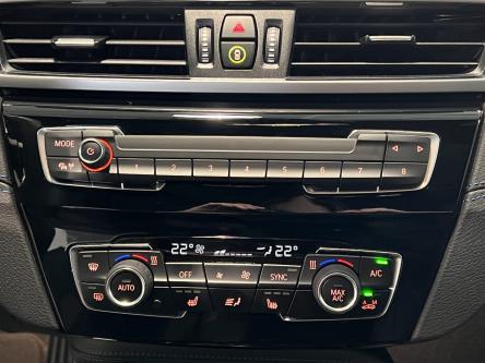BMW X1 sDrive18i M-Pack Panorama, Head-Up Display, Trekhaak, Led
