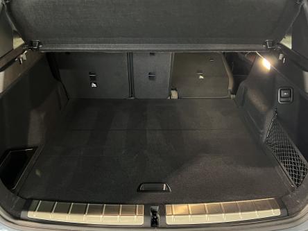 BMW X1 sDrive18i M-Pack Panorama, Head-Up Display, Trekhaak, Led