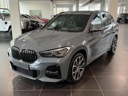 BMW X1 sDrive18i M-Pack Panorama, Head-Up Display, Trekhaak, Led