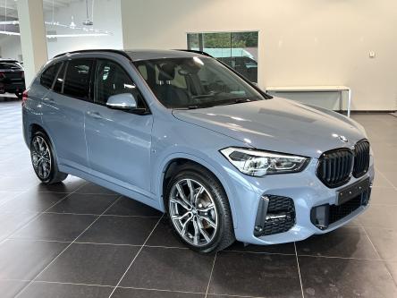 BMW X1 sDrive18i M-Pack Panorama, Head-Up Display, Trekhaak, Led