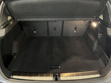 BMW X1 sDrive18i M-Pack Panorama, Head-Up Display, Trekhaak, Led
