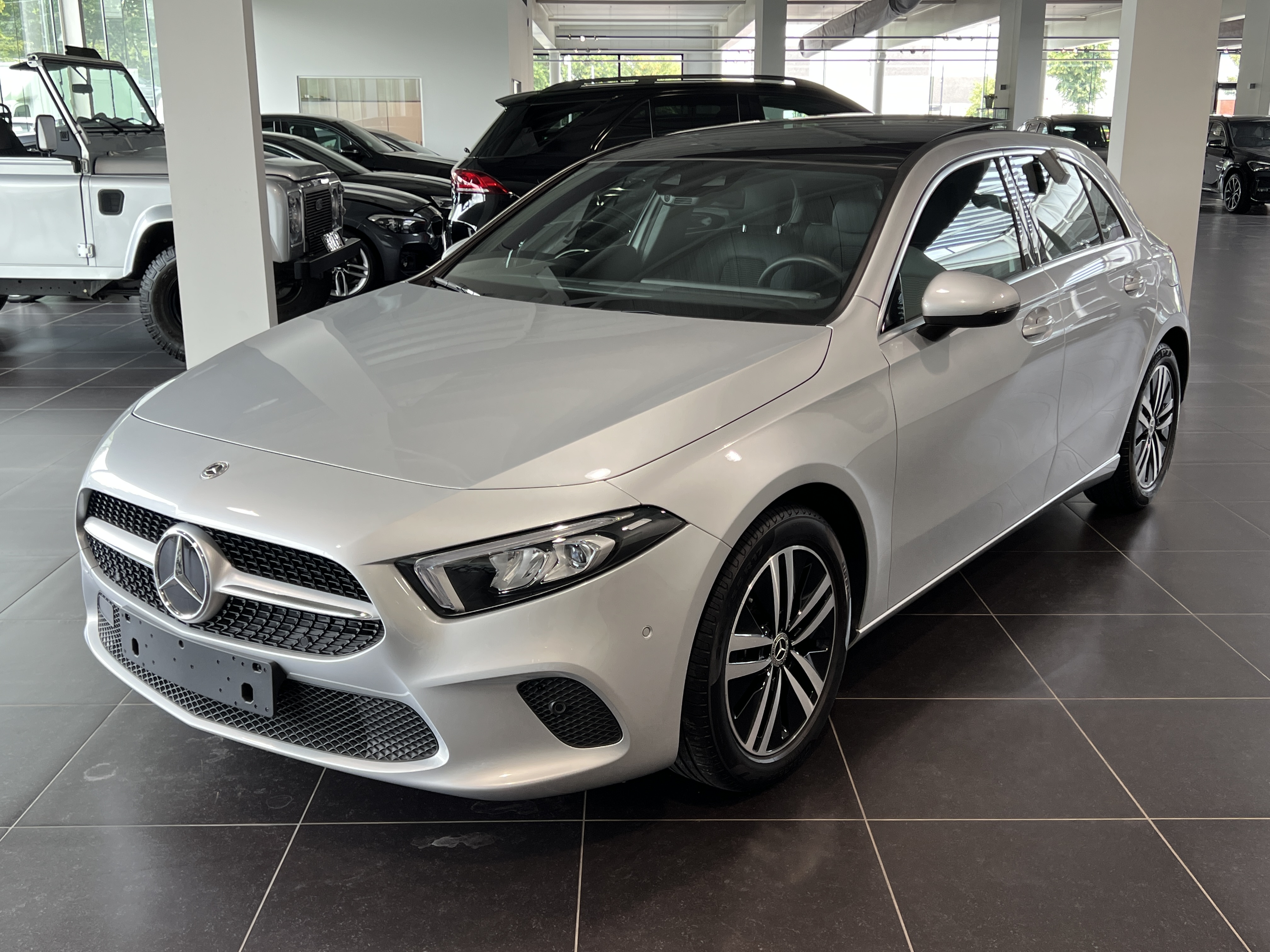MERCEDES-BENZ A 180 Progressive Panorama, Doedehoeks Assist, Led, DAB