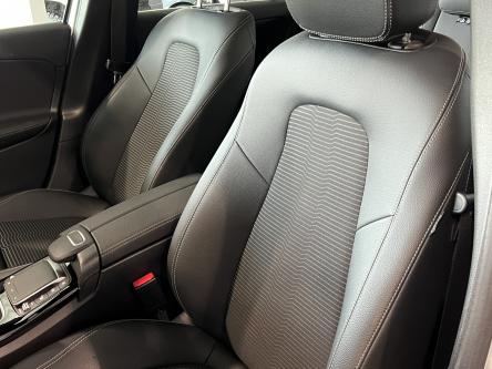 MERCEDES-BENZ A 180 Progressive Panorama, Doedehoeks Assist, Led, DAB