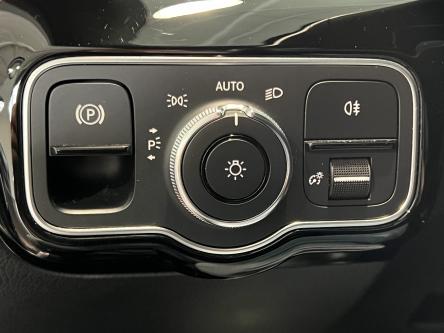 MERCEDES-BENZ A 180 Progressive Panorama, Doedehoeks Assist, Led, DAB