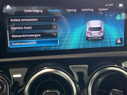 MERCEDES-BENZ A 180 Progressive Panorama, Doedehoeks Assist, Led, DAB