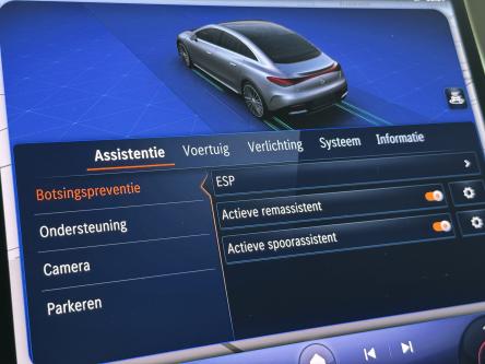 MERCEDES-BENZ EQE 300 Amg Night Pack, Burmester Sound, Digital Light, Camera, Mbux