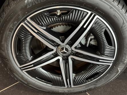 MERCEDES-BENZ EQE 300 Amg Night Pack, Burmester Sound, Digital Light, Camera, Mbux