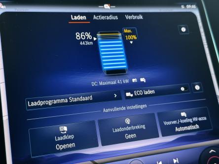 MERCEDES-BENZ EQE SUV 300 Advanced Panorama, Distronic, Burmester Sound, Digital Light