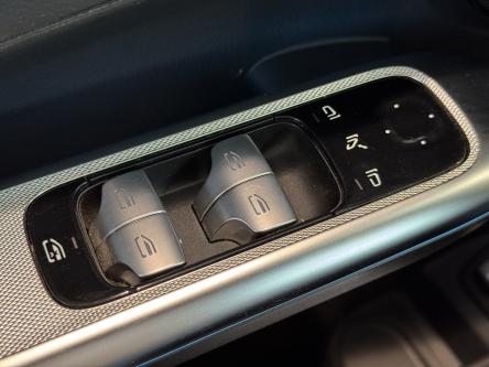 MERCEDES-BENZ GLC 300 e 4M Avantgarde 360 Camera, Trekhaak, Distronic, Mbux, DAB