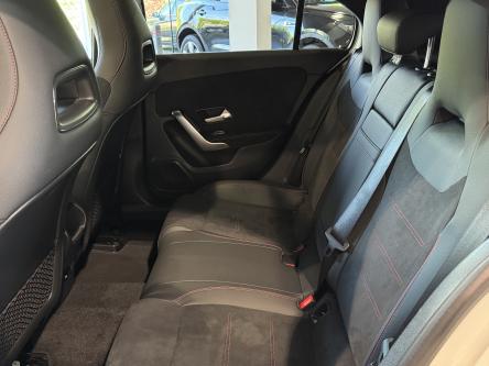 MERCEDES-BENZ A 180 Amg Night Pack, Panorama, Mbux, Led, DAB