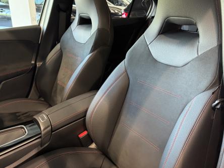 MERCEDES-BENZ A 180 Amg Night Pack, Panorama, Mbux, Led, DAB