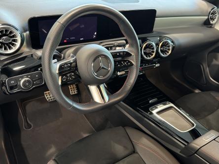 MERCEDES-BENZ A 180 Amg Panorama, Mbux, Led, DAB, Widescreen