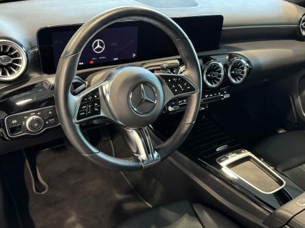 MERCEDES-BENZ A 250 e Progressive Panorama, Dodehoeks Assist, Mbux, DAB, Led