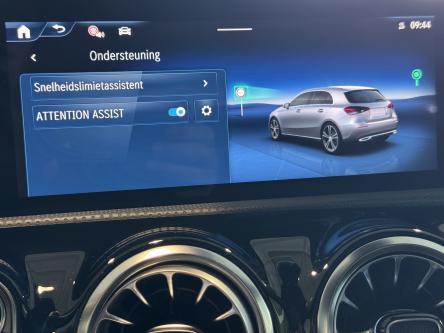 MERCEDES-BENZ A 250 e Progressive Panorama, Dodehoeks Assist, Mbux, DAB, Led