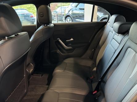 MERCEDES-BENZ A 250 e Progressive Panorama, Dodehoeks Assist, Mbux, DAB, Led