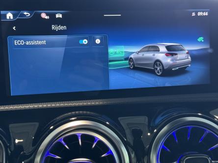 MERCEDES-BENZ A 250 e Progressive Panorama, Dodehoeks Assist, Mbux, DAB, Led