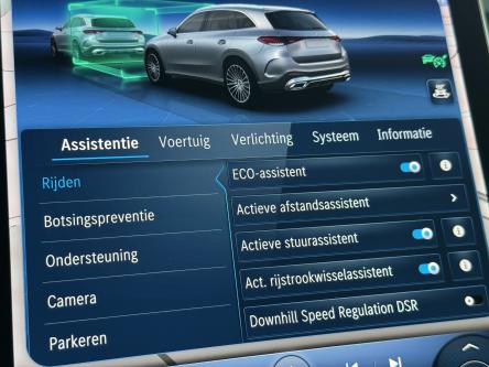 MERCEDES-BENZ GLC 300 e 4M AMG Panorama, Burmester Sound, 360 Camera, Distronic