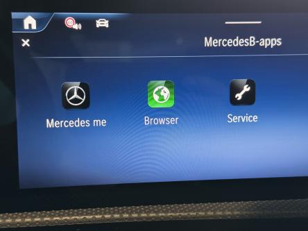 MERCEDES-BENZ CLA 180 AMG 