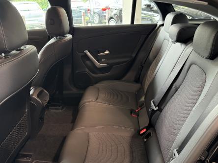 MERCEDES-BENZ CLA 180 SB 