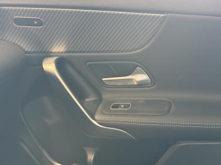 MERCEDES-BENZ A 250 e Distronic, Dodehoeks Assist, Camera, Led