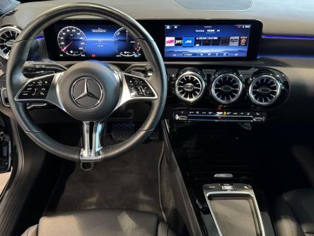 MERCEDES-BENZ A 250 e Progressive Panorama, Dodehoeks Assist, Mbux, DAB, Led