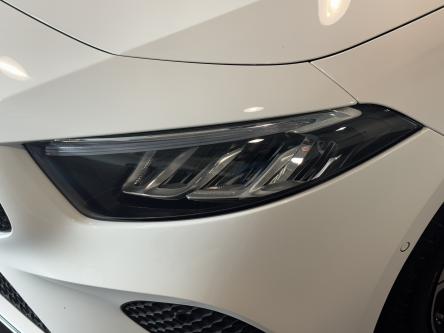 MERCEDES-BENZ A 180 Progressive Night Pack, Distronic, Camera, Mbux, Led