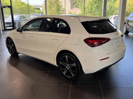 MERCEDES-BENZ A 180 Progressive Night Pack, Distronic, Camera, Mbux, Led