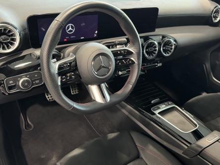 MERCEDES-BENZ A 200 Amg Panorama, Mbux, Led, DAB, Camera