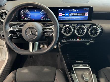 MERCEDES-BENZ A 200 Amg Panorama, Mbux, Led, DAB, Camera