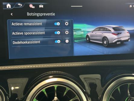 MERCEDES-BENZ CLA 35 AMG 4M SB Night Pack, Panorama, Burmester Sound, Distronic, Mbux