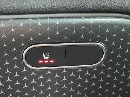MERCEDES-BENZ EQB 300 4M AMG Night Pack, Camera, Mbux, DAB, Led