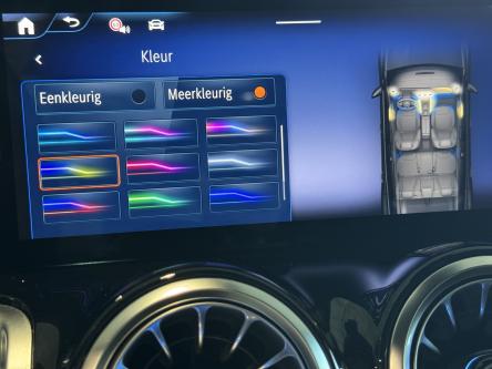 MERCEDES-BENZ EQB 300 4M AMG Facelift, Night, Panorama, Memory, Distronic
