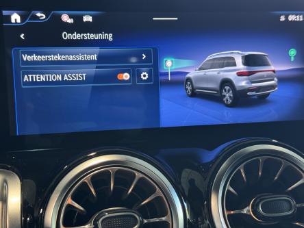 MERCEDES-BENZ EQB 300 4M AMG Facelift, Night, Panorama, Memory, Distronic