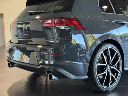VOLKSWAGEN Golf GTI 2.0 DSG Blackstyle, led, Navi, Pdc, Camera